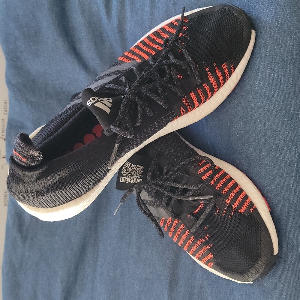 NWOT Men's Adidas PulseBoosts